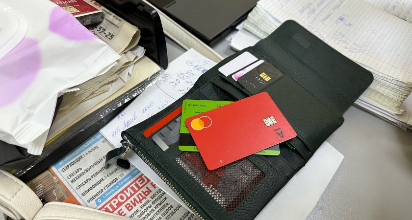 С 1 июля зачисления россиян на карту будут проверяться налоговой инспекцией и облагаться налогом: подробные разъяснения ФНС