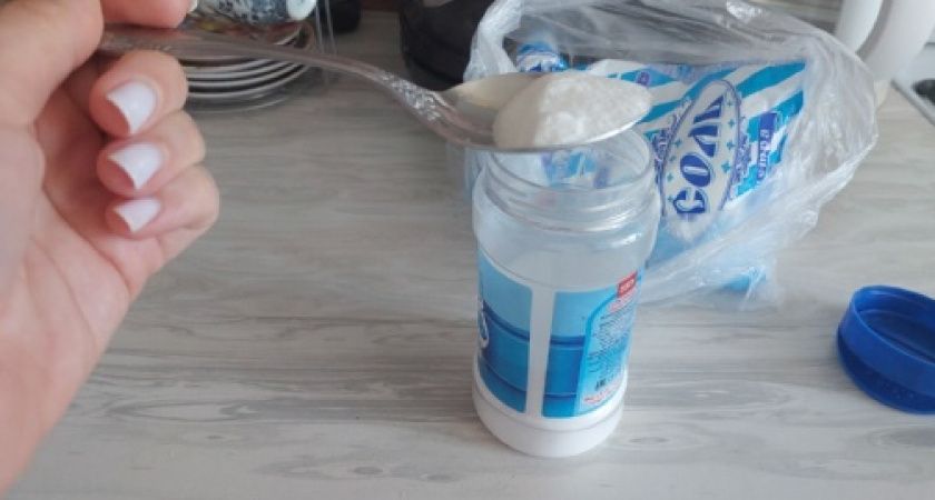 Стала мыть полы солёной водой — и вся семья заметила перемены: зачем добавлять соль в воду для уборки