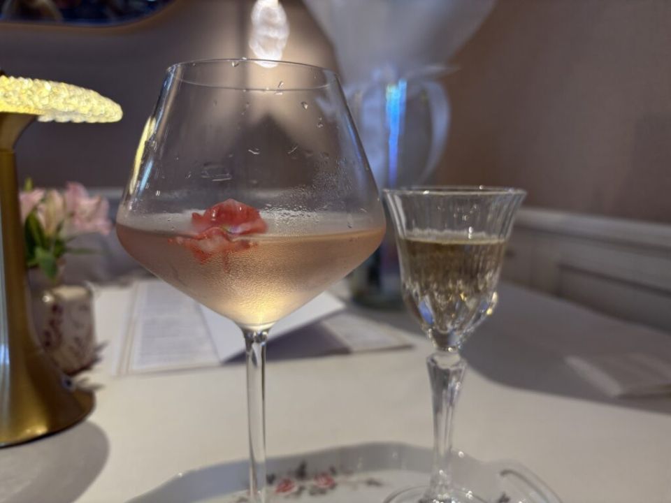   Wine Mouse  :     ?