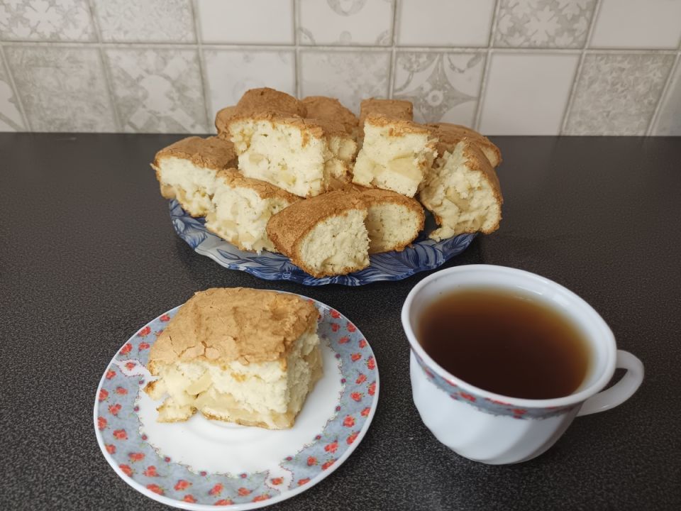 Легкий рецепт шарлотки: сенсационно вкусный десерт без лишних заморочек