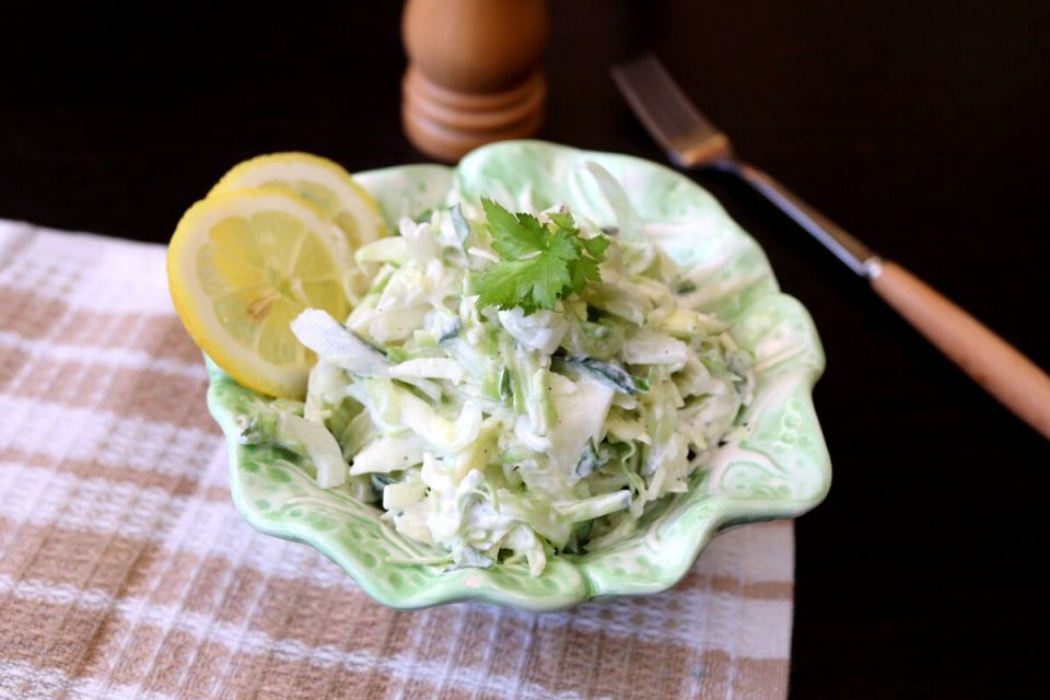 Салат из молодой капусты: простота и вкус, которые радуют