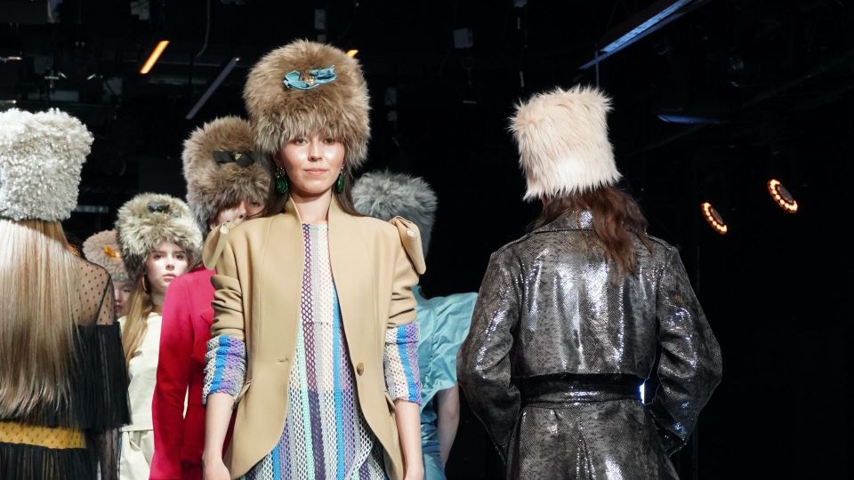 Такие носили в Ленинграде: в моду возвращаются давно забытые головные уборы