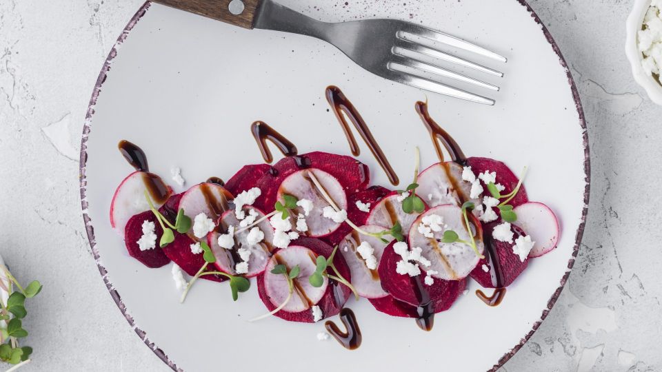 Дешево, но изысканно: вот как приготовить обычную свеклу «по-богатому»