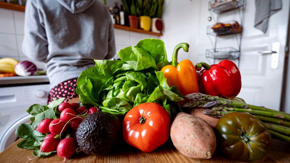 Секреты из СССР еще пригодятся: вот как домохозяйки экономили на овощах