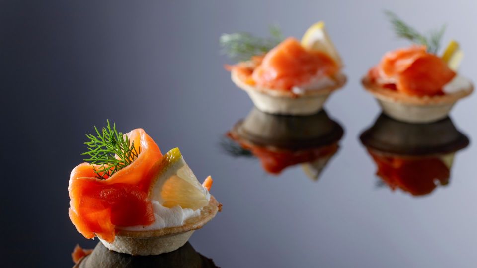 Эта нежная закуска затмит бутерброды с красной рыбой: гости с ума сойдут