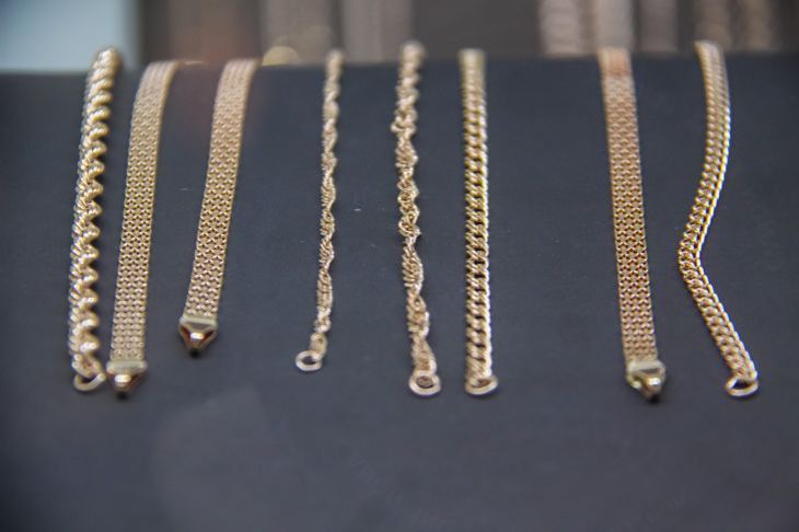 Дело даже не в суевериях: почему нельзя носить золото и серебро вместе