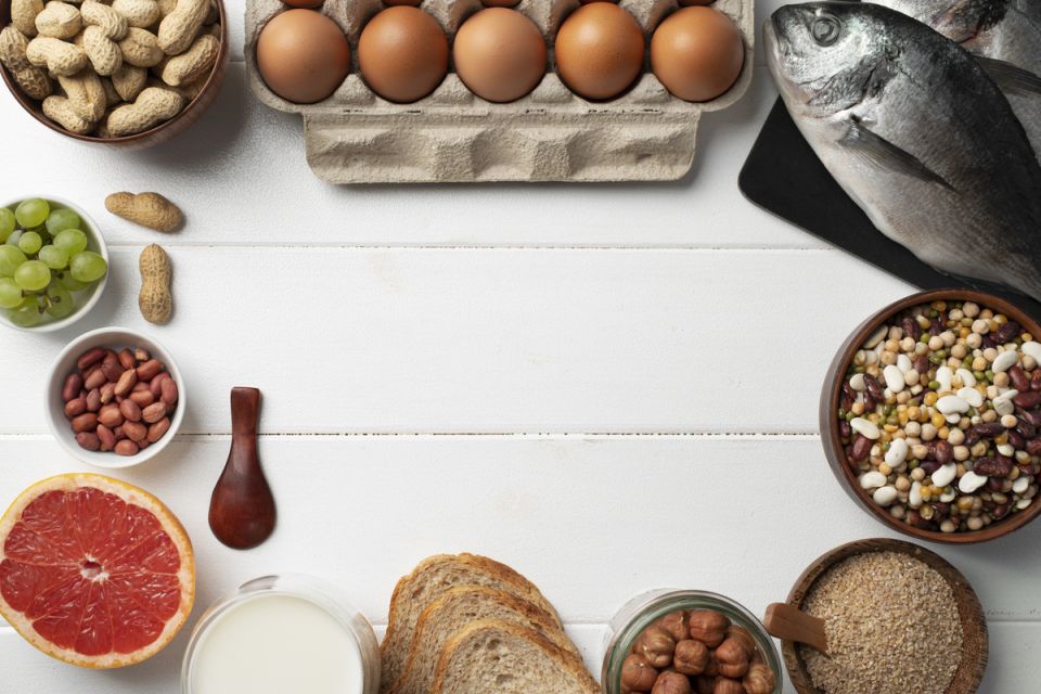 Обычные продукты, которые могут вызвать аллергию: что нужно знать каждому