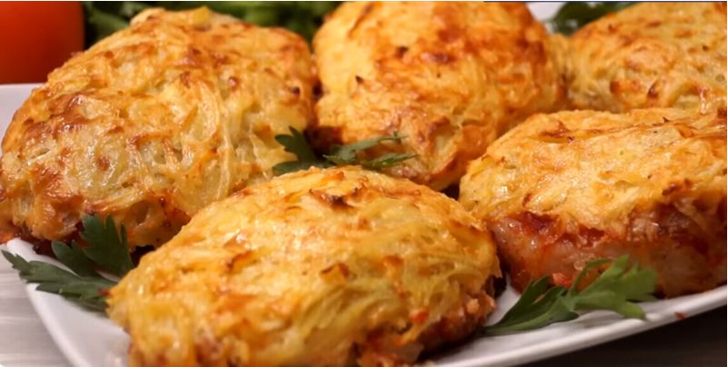 Мясо под шубой: идеальное сочетание нежности и хрустящей корочки