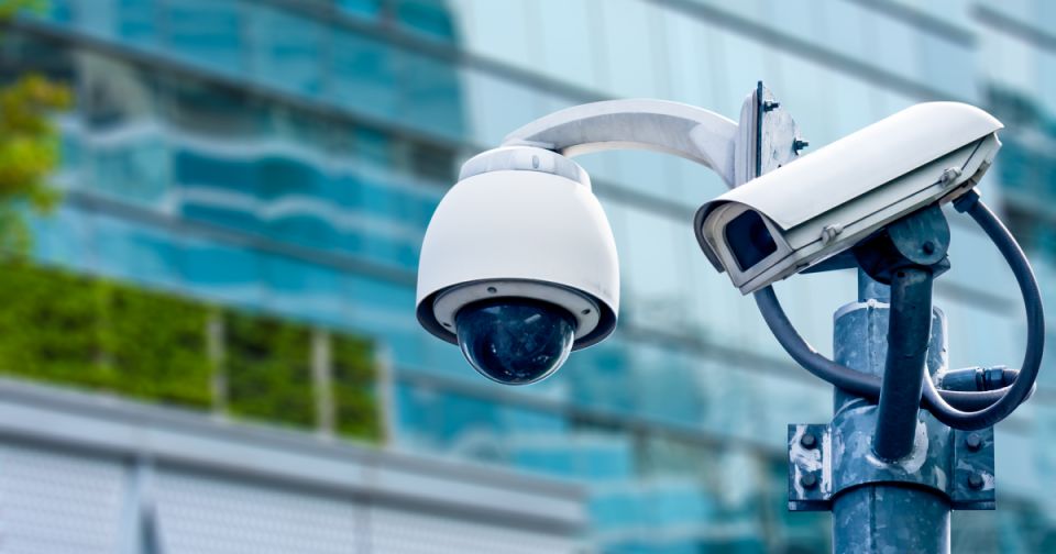 Следователь требует у управляющей компании установки камер: правомерно ли это?