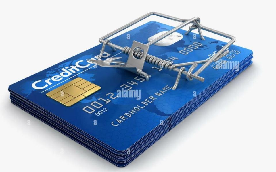 Растущие проценты по кредитным картам: россияне столкнулись с кризисом долговой нагрузки