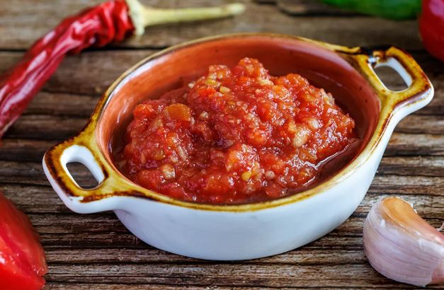 Вкус абхазской аджики: спокойный взгляд на традицию и польза рецепта