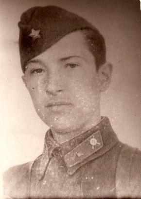   .        ,      ,   22 ,          3  1944 