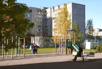 Александр Розбаум: Уважаемые Новгородцы!. Благодаря активистам из ТОС «Рахманинов» и ТОС «Старт» во дворе дома 6 на улице Рахманинова появилась новая детская и спортивная площадки