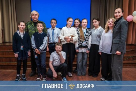 Александр Морзунов рассказал школьникам о подвиге советского народа