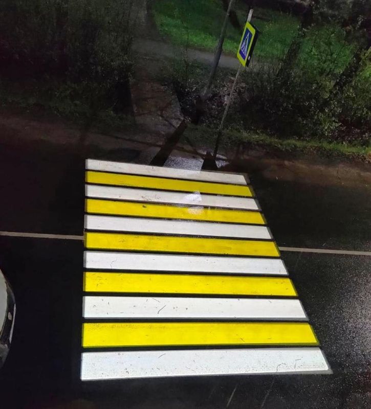 Ежегодно, в преддверии Дня знаний, сотрудниками новгородской Госавтоинспекции совместно с представителями дорожных организаций проводятся мероприятия по обследованию образовательных организаций для выявления недостатков...