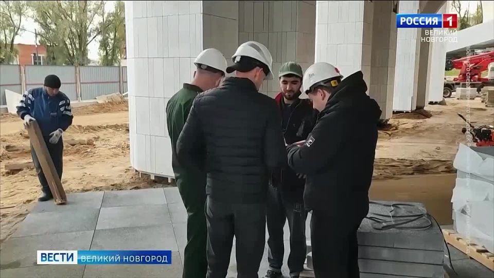 Военные следователи СК России совместно с сотрудниками полиции и ФСБ провели рейд на одной из стройплощадок в Новгородской области