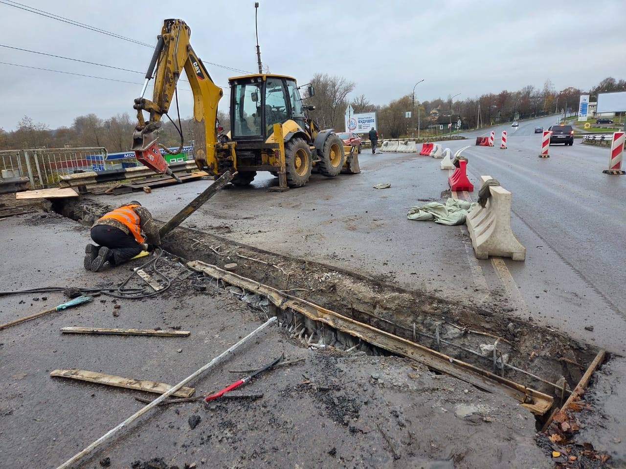 В Старой Руссе продолжается ремонт виадука