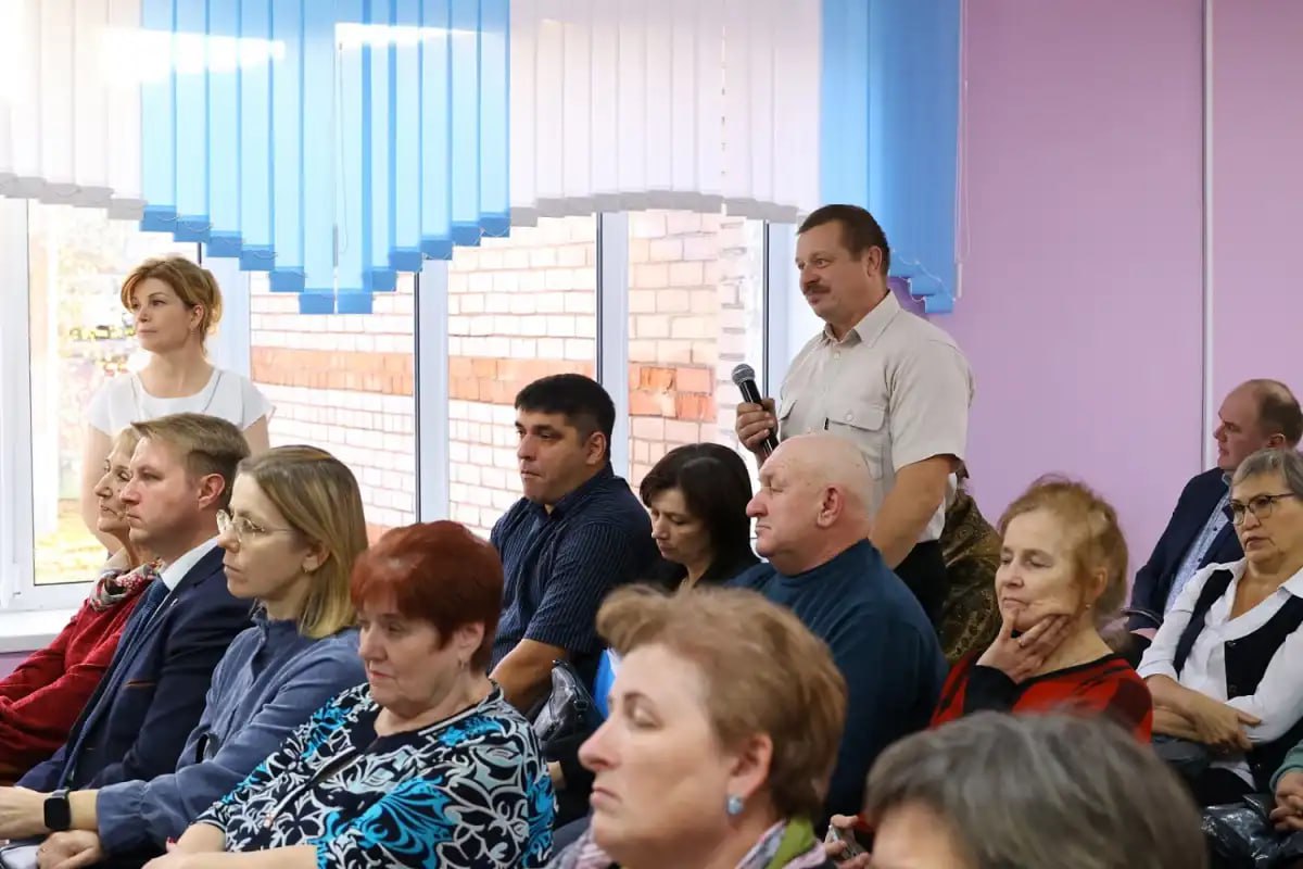 Александр Дронов провел встречу с жителями Марёвского округа Александр Дронов провел встречу с жителями Марёвского округа
