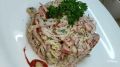 Быстрый салат из трех продуктов: домочадцы придут в восторг от вкусного и сытного блюда