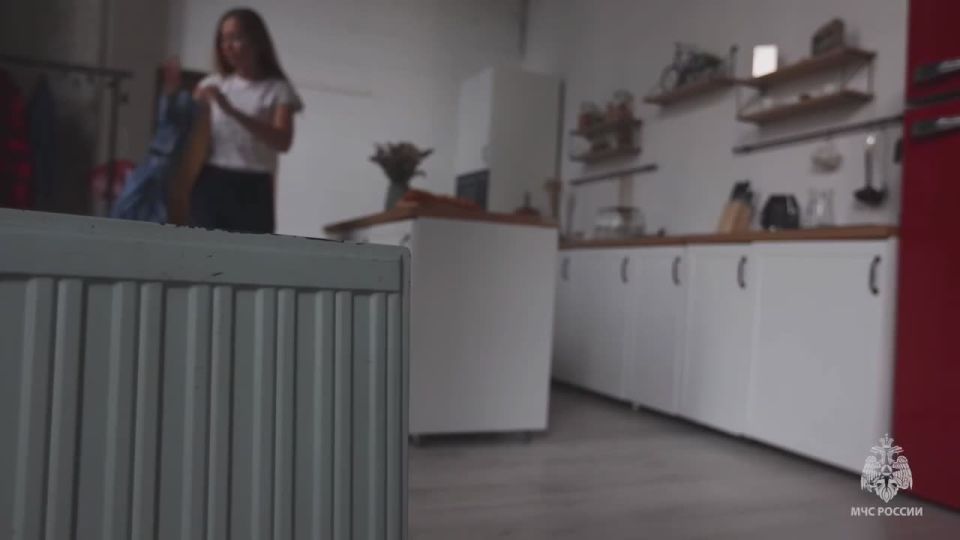 Тепло без риска. МЧС России напоминает: используй электрообгреватель по инструкции и только заводского изготовления;