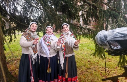 В День народного единства на телеканалах покажут видео с новгородской группой