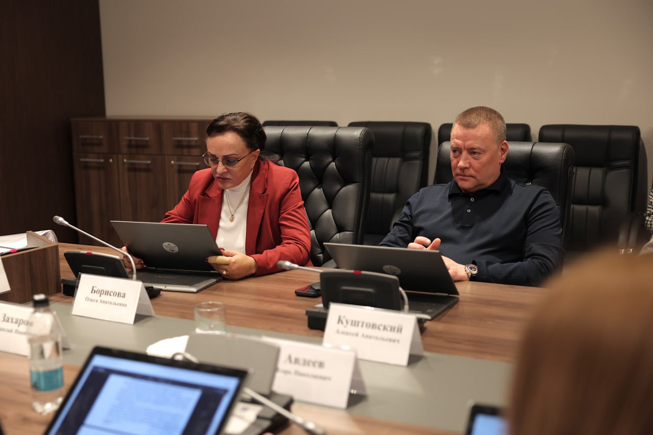 В преддверии заседания Новгородской областной Думы стартовали заседания профильных комитетов В преддверии заседания Новгородской областной Думы стартовали заседания профильных комитетов