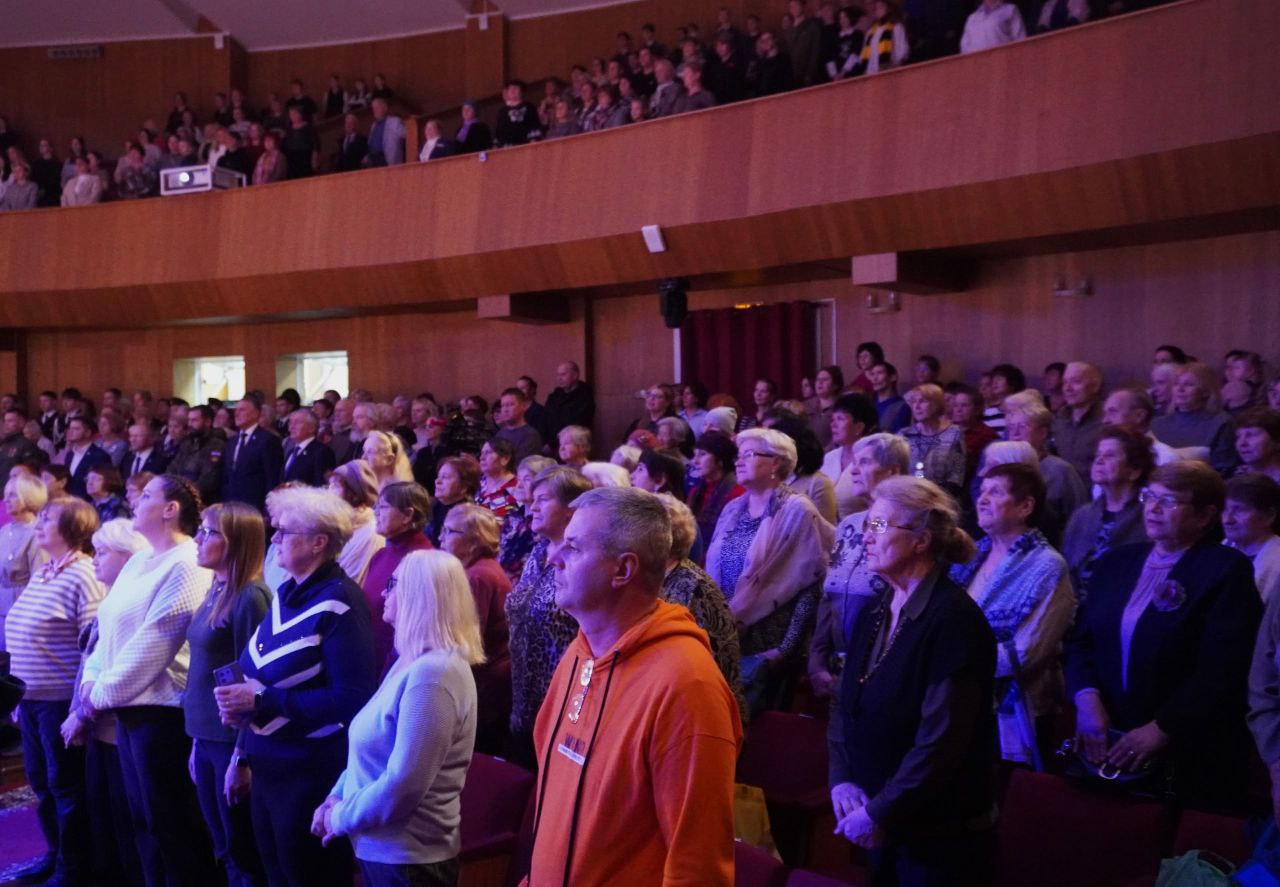 Александр Розбаум: Уважаемые Новгородцы!. Сегодня мы отмечаем памятную дату в истории нашего Великого Новгорода Александр Розбаум: Уважаемые Новгородцы!. Сегодня мы отмечаем памятную дату в истории нашего Великого Новгорода