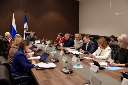 В преддверии заседания Новгородской областной Думы стартовали заседания профильных комитетов