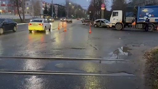 Пассажирка погибла в утреннем ДТП в Великом Новгороде