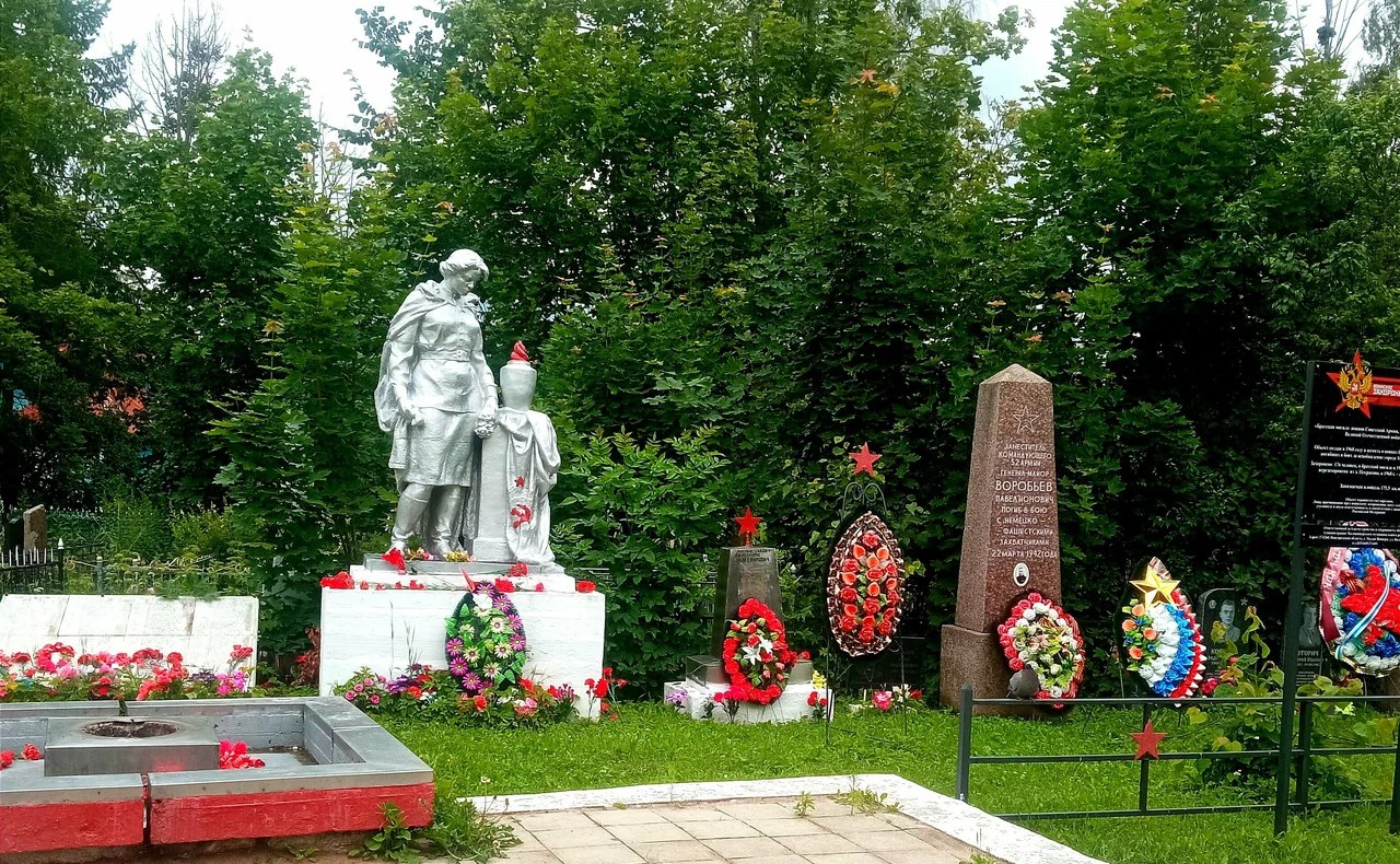 Он совершил два воздушных тарана в одном бою Он совершил два воздушных тарана в одном бою