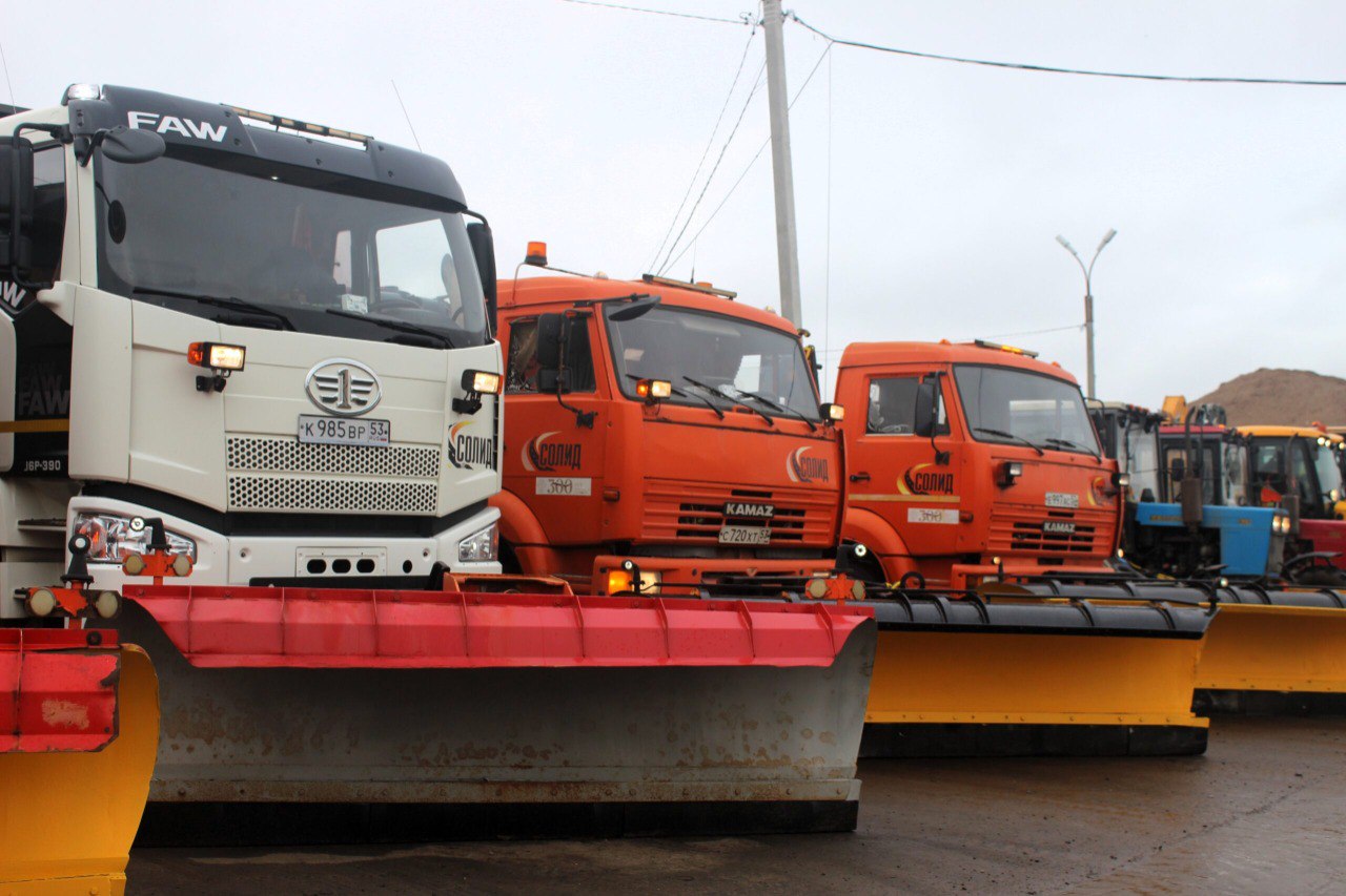 В Великий Новгород поступила дополнительная спецтехника для зимней уборки В Великий Новгород поступила дополнительная спецтехника для зимней уборки