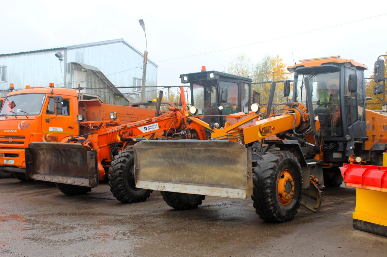 В Великий Новгород поступила дополнительная спецтехника для зимней уборки В Великий Новгород поступила дополнительная спецтехника для зимней уборки