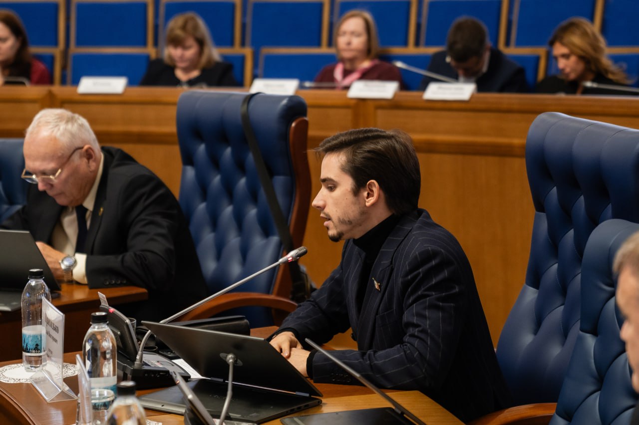 Депутаты обсудили развитие физической культуры в Новгородской области Депутаты обсудили развитие физической культуры в Новгородской области