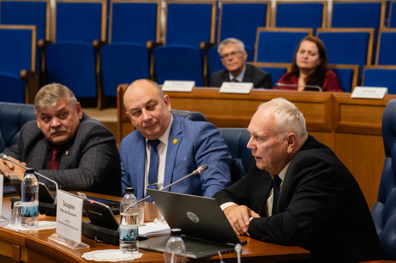 В рамках правительственного часа депутаты обсудили развитие физической культуры в Новгородской области В рамках правительственного часа депутаты обсудили развитие физической культуры в Новгородской области