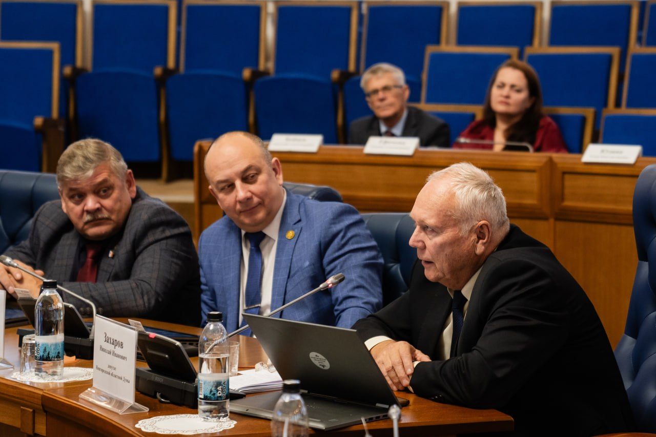 Депутаты обсудили развитие физической культуры в Новгородской области Депутаты обсудили развитие физической культуры в Новгородской области