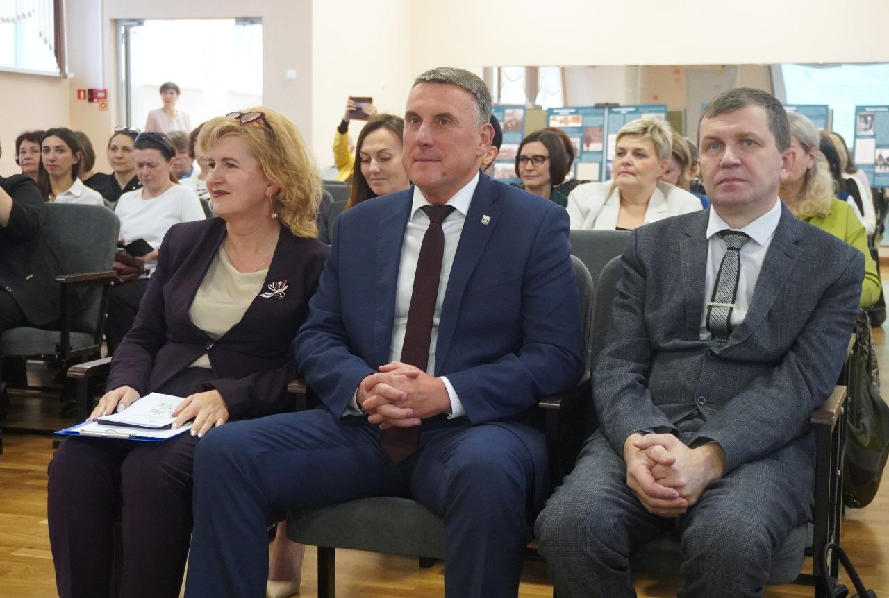 Александр Розбаум: Уважаемые Новгородцы!. 30 и 31 октября в нашем городе проходит Межрегиональный научно-методический форум «Дошкольное образование: исследования, опыт, творчество», который объединил не только воспитателей и...