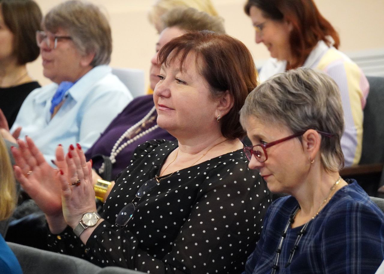 Александр Розбаум: Уважаемые Новгородцы!. 30 и 31 октября в нашем городе проходит Межрегиональный научно-методический форум «Дошкольное образование: исследования, опыт, творчество», который объединил не только воспитателей и... Александр Розбаум: Уважаемые Новгородцы!. 30 и 31 октября в нашем городе проходит Межрегиональный научно-методический форум «Дошкольное образование: исследования, опыт, творчество», который объединил не только воспитателей и...