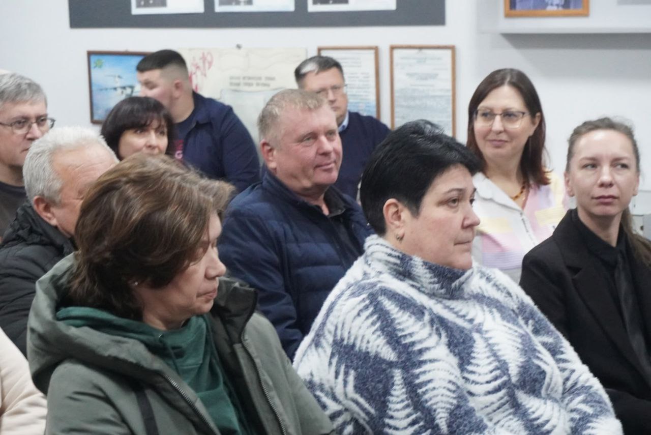 Александр Розбаум: Уважаемые Новгородцы!. Сегодня вечером, вместе с министром здравоохранения Новгородской области Валерием Николаевичем Яковлевым и заместителем министра транспорта и дорожного хозяйства Новгородской области... Александр Розбаум: Уважаемые Новгородцы!. Сегодня вечером, вместе с министром здравоохранения Новгородской области Валерием Николаевичем Яковлевым и заместителем министра транспорта и дорожного хозяйства Новгородской области...