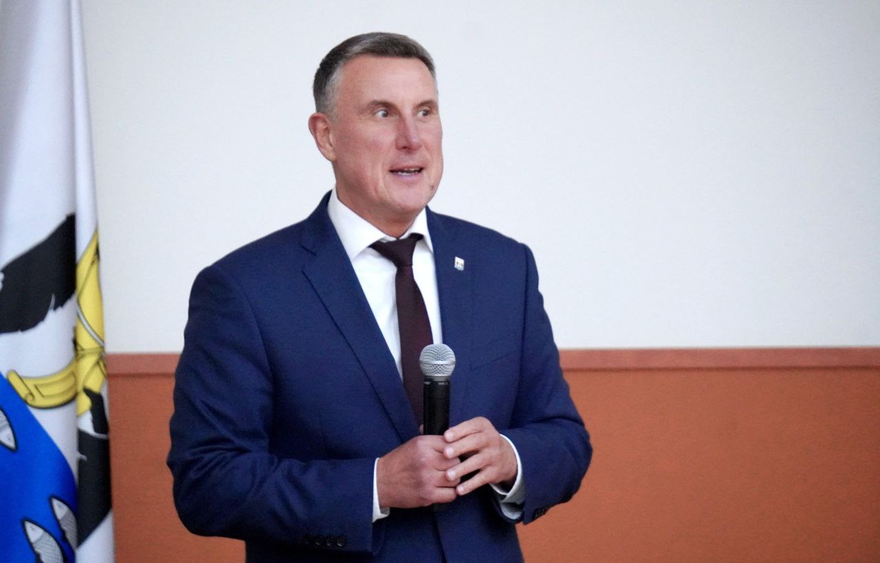 Александр Розбаум: Уважаемые Новгородцы!. Сегодня вместе с Заслуженным мастером спорта Советского Союза, Почётным гражданином Великого Новгорода, официальным Послом ГТО Ниной Юрьевной Трофимовой, в торжественной обстановке...