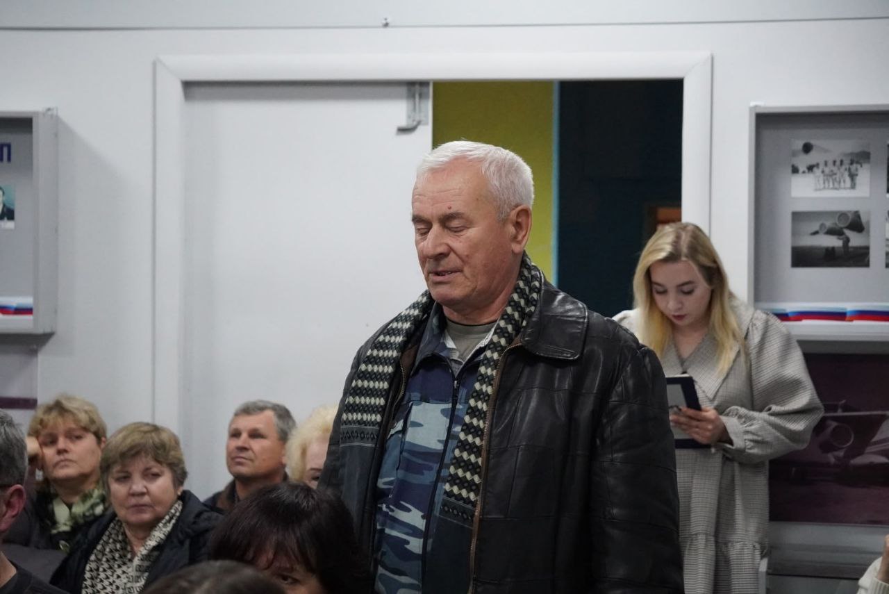 Александр Розбаум: Уважаемые Новгородцы!. Сегодня вечером, вместе с министром здравоохранения Новгородской области Валерием Николаевичем Яковлевым и заместителем министра транспорта и дорожного хозяйства Новгородской области... Александр Розбаум: Уважаемые Новгородцы!. Сегодня вечером, вместе с министром здравоохранения Новгородской области Валерием Николаевичем Яковлевым и заместителем министра транспорта и дорожного хозяйства Новгородской области...