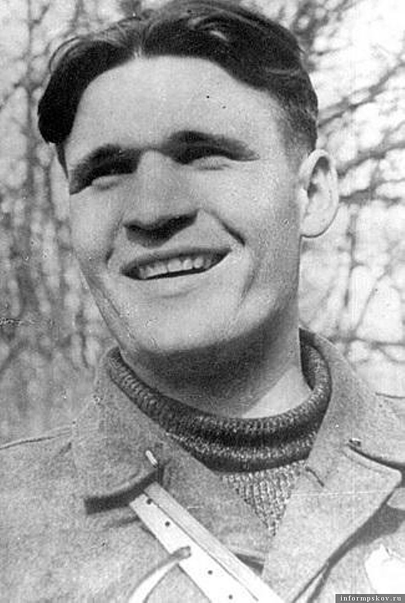 Знаменитый партизан-пулемётчик Знаменитый партизан-пулемётчик