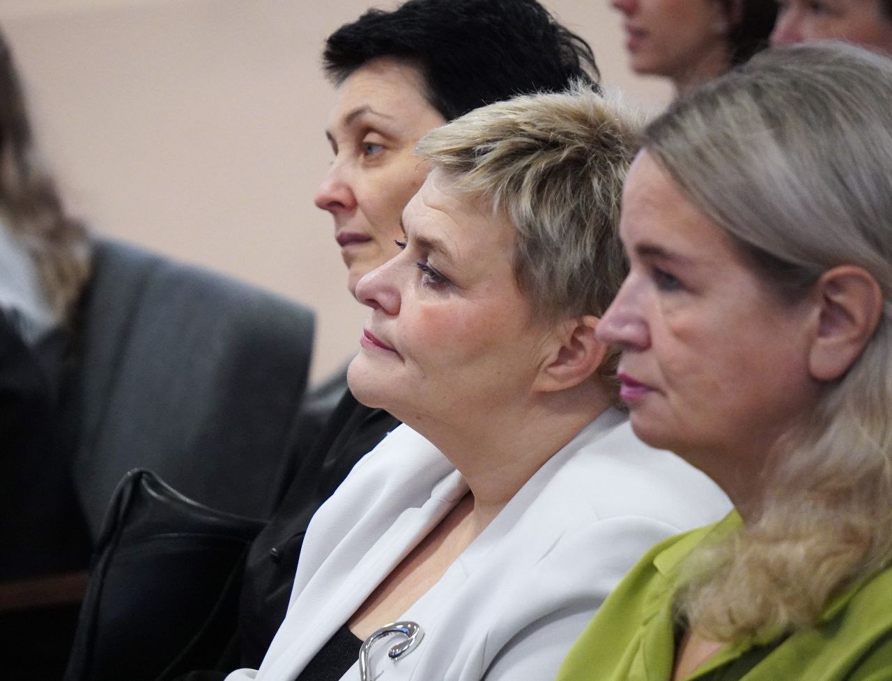 Александр Розбаум: Уважаемые Новгородцы!. 30 и 31 октября в нашем городе проходит Межрегиональный научно-методический форум «Дошкольное образование: исследования, опыт, творчество», который объединил не только воспитателей и... Александр Розбаум: Уважаемые Новгородцы!. 30 и 31 октября в нашем городе проходит Межрегиональный научно-методический форум «Дошкольное образование: исследования, опыт, творчество», который объединил не только воспитателей и...