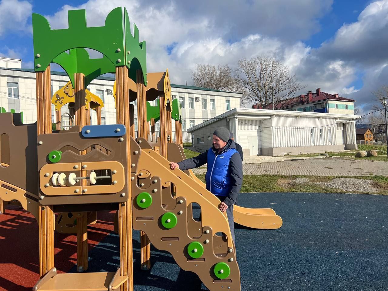 Народная программе Единой России помогает усовершенствовать социальную инфраструктуру во всех регионах страны Народная программе Единой России помогает усовершенствовать социальную инфраструктуру во всех регионах страны