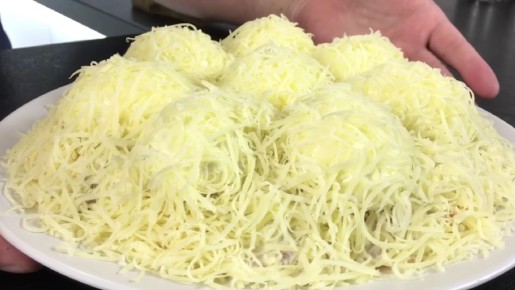 Самый праздничный салат за 15 минут: такого вы еще точно не пробовали