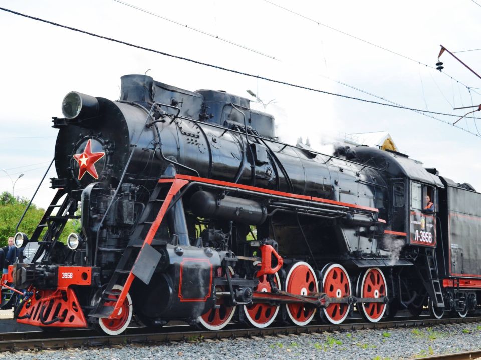 1 ноября 1851 года открыто железнодорожное сообщение между Санкт-Петербургом и Москвой