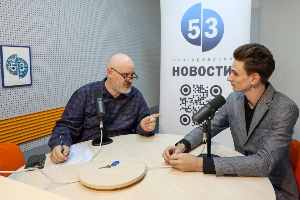 Новгородский специалист по ИИ и журналист поспорили о нейросетях в образовании