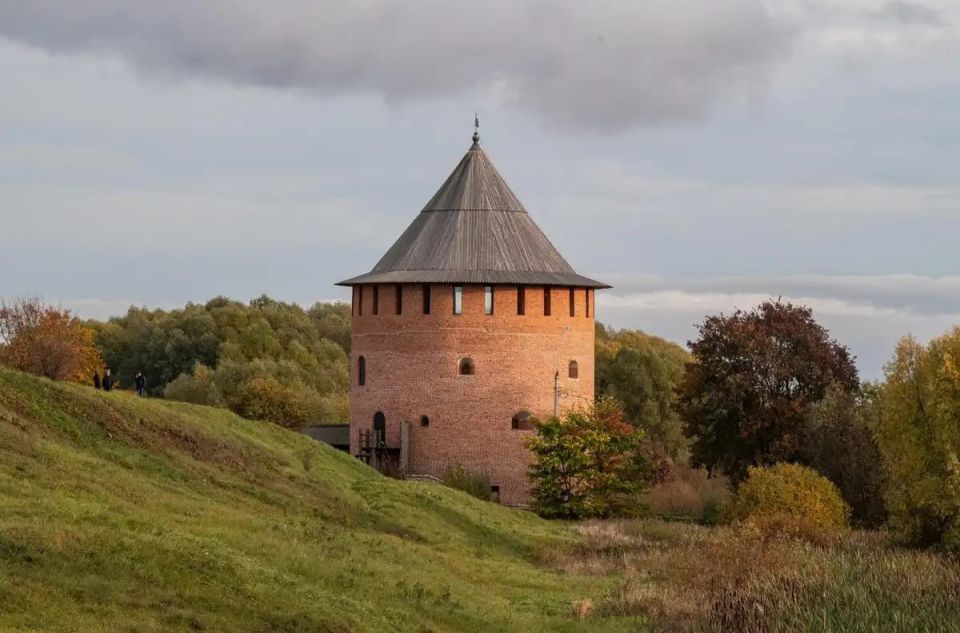 Участок под строительство отеля у Белой башни в Великом Новгороде передали в аренду