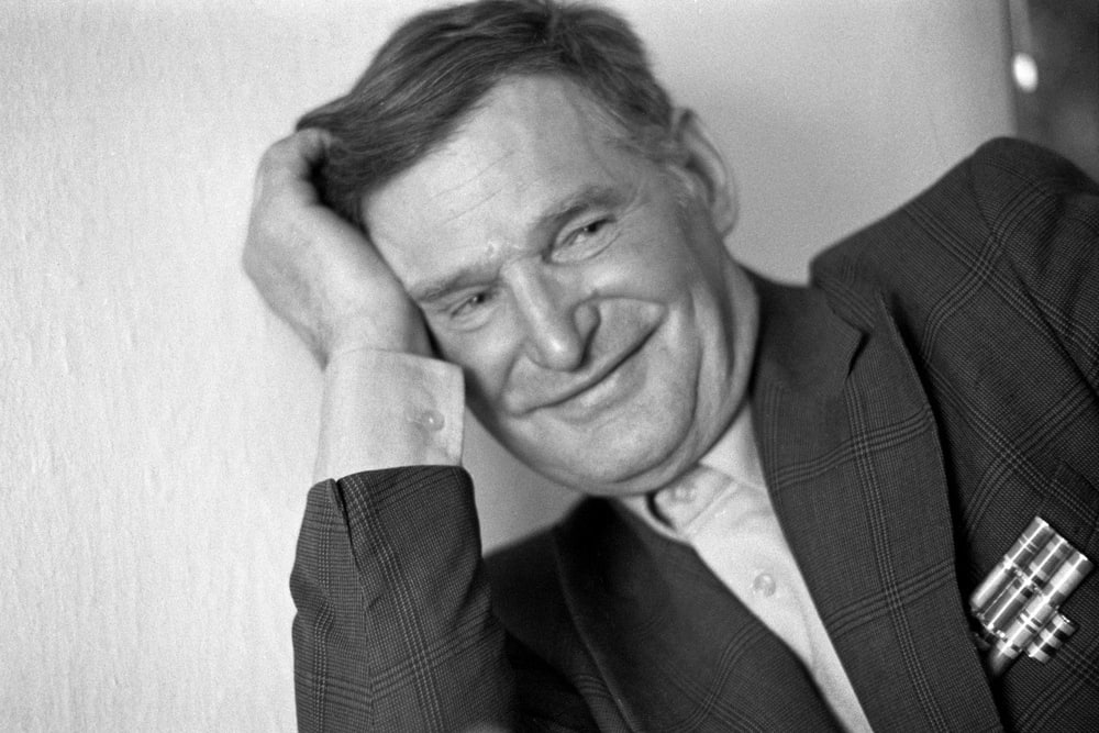 «Стоит над горою Алёша - в Болгарии русский солдат» «Стоит над горою Алёша - в Болгарии русский солдат»