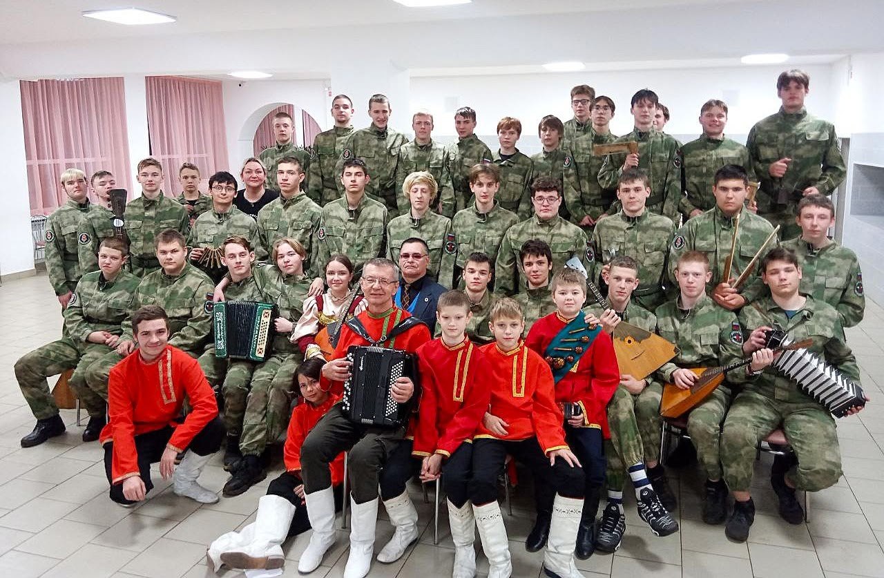 Новгородские юноши прошли сборы по основам военной службы Новгородские юноши прошли сборы по основам военной службы