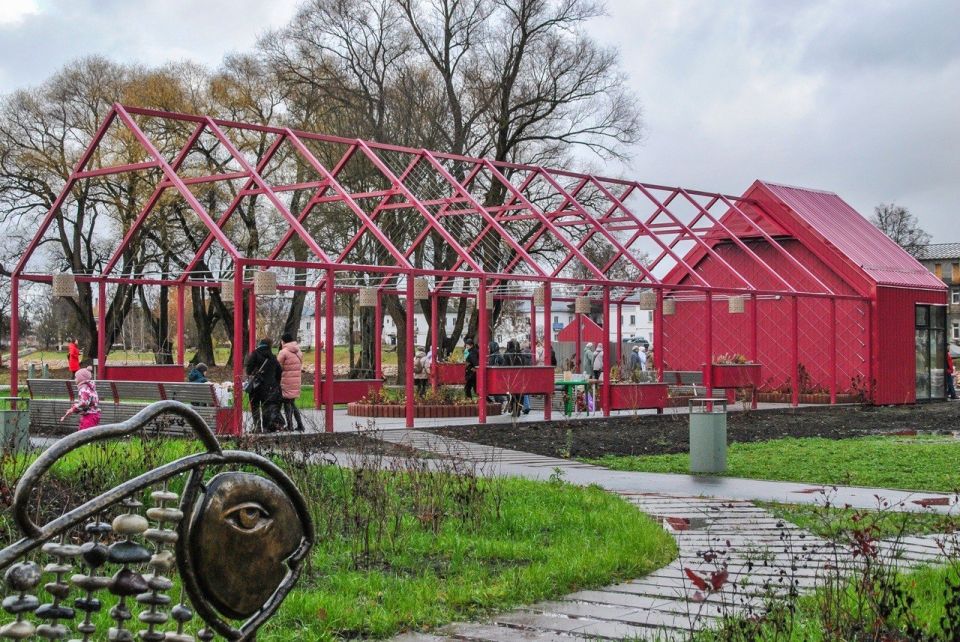 В Новгородской области завершили строительство оранжереи под открытым небом
